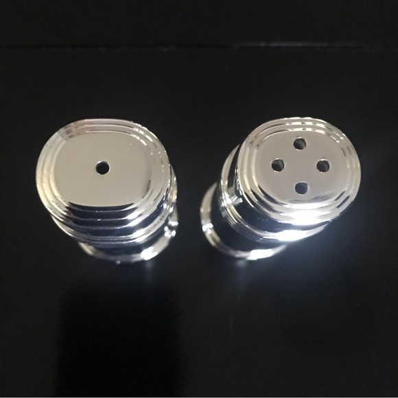 Wedgwood Windsor Small Salt & Pepper Shakers in original box, each 2 1/4” tall. - Picture 3 of 15